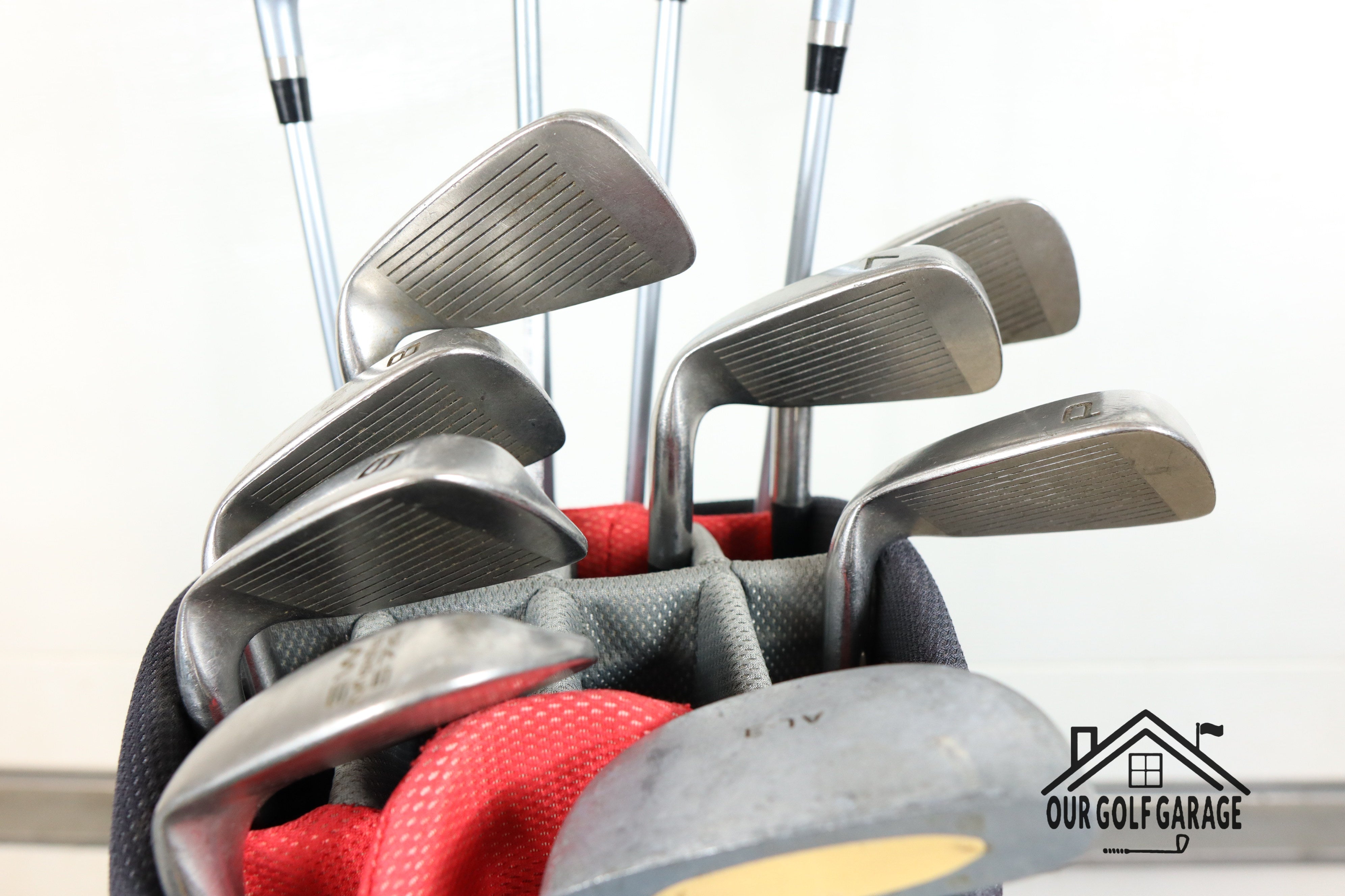 Ladies Wilson/TaylorMade Full Set (Driver, 3W, 5W, 7W, 5-P, SW, Putter)