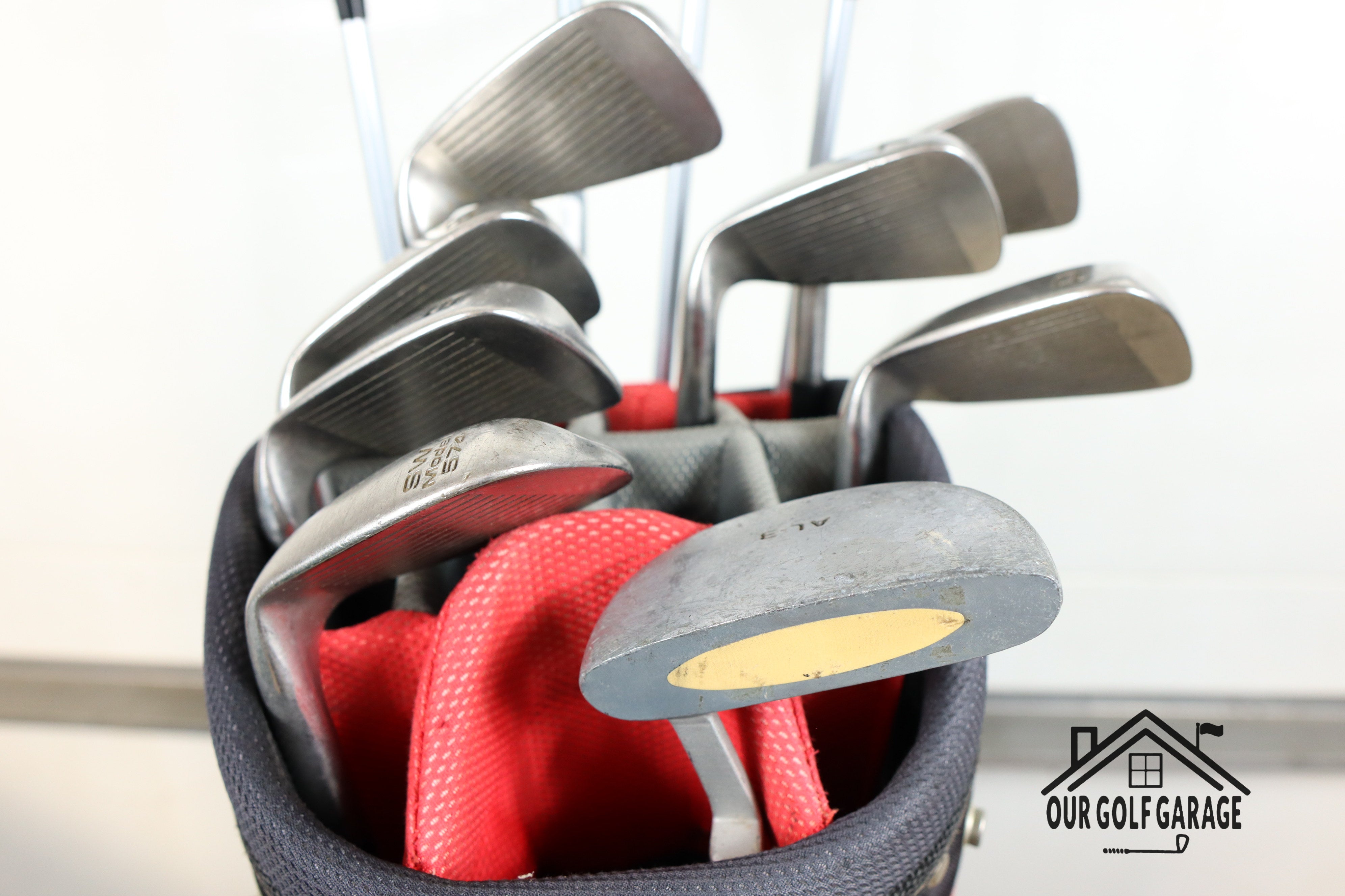 Ladies Wilson/TaylorMade Full Set (Driver, 3W, 5W, 7W, 5-P, SW, Putter)