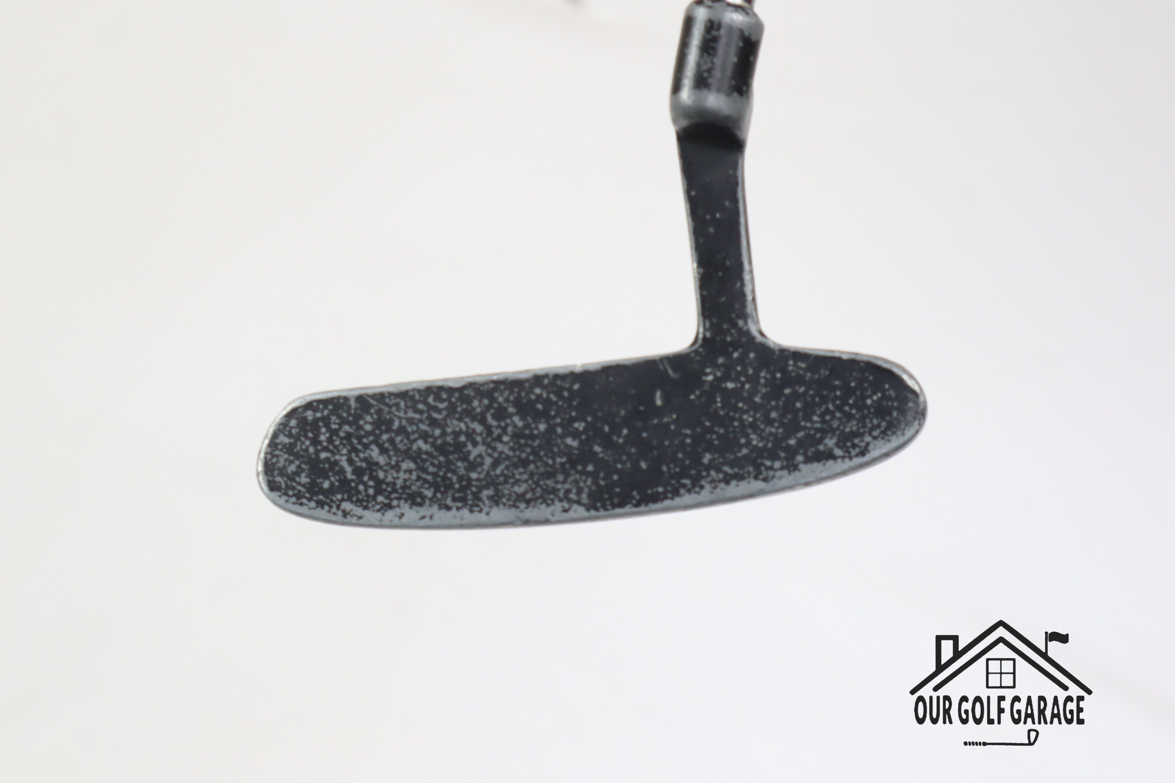 Offbrand Black Blade Putter