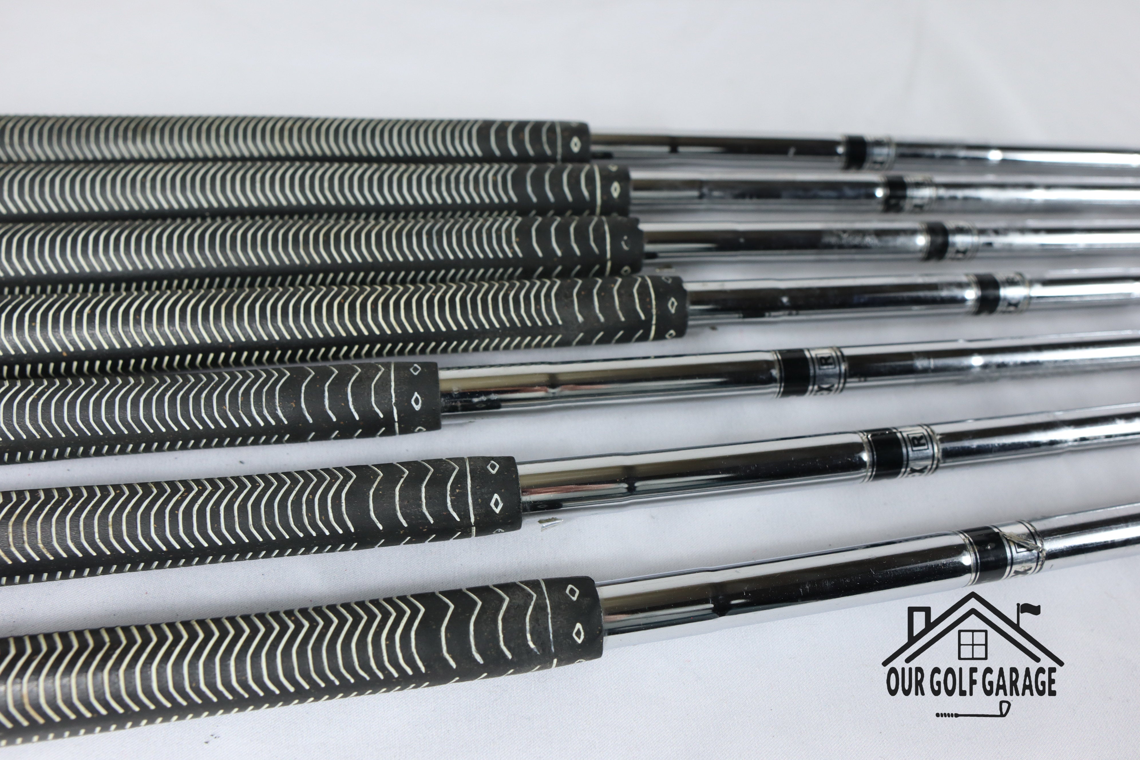 Mizuno Silver Cup (3-P) Iron Set *missing 8 iron*