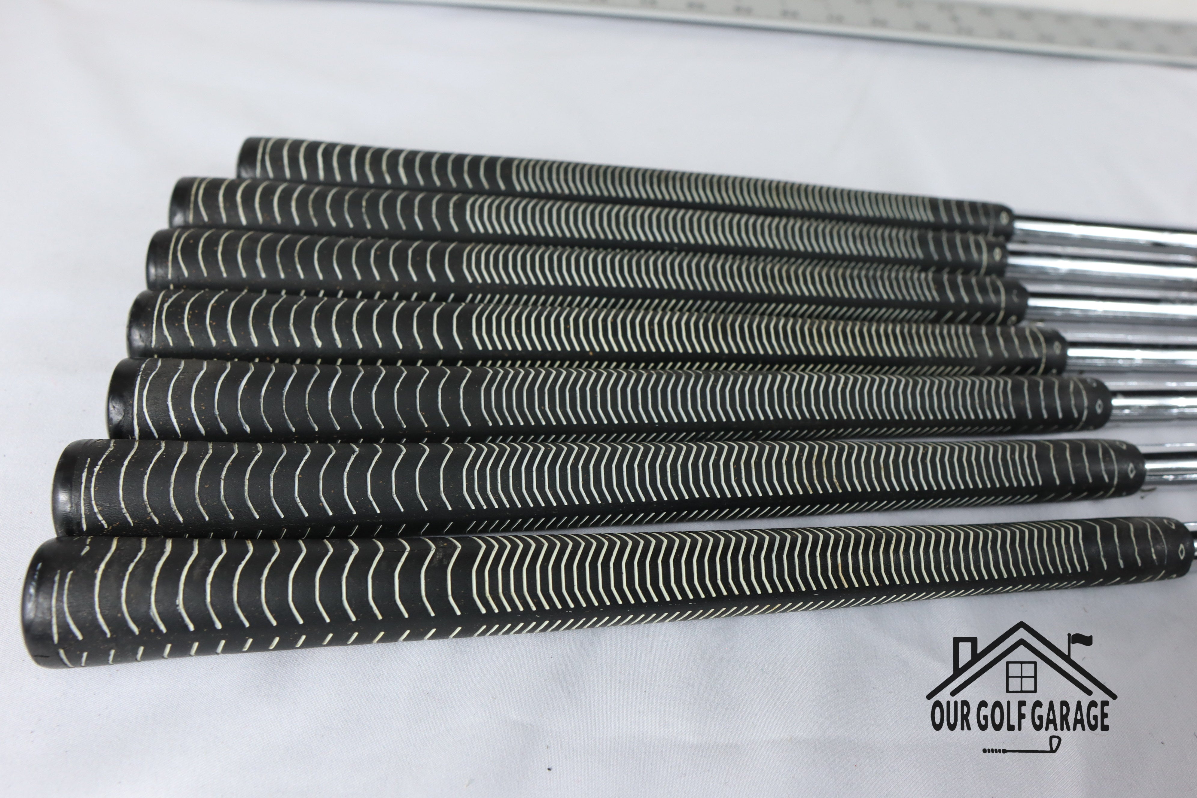 Mizuno Silver Cup (3-P) Iron Set *missing 8 iron*